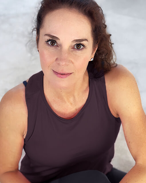 kézállás oktatás, spárga tanulás, mozgásfejlesztés, testtudat fejlesztés, szárazföldi edzés szinkronúszóknak, Zlinszky Anett